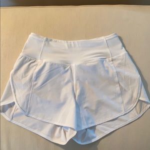 LULULEMON WHITE SHORTS SIZE 2
